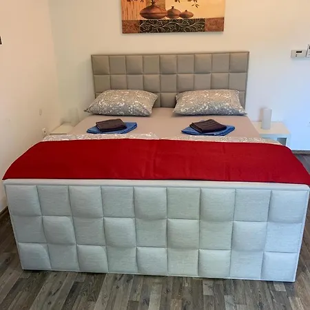 Noah Apartment